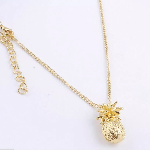 Pineapple 🍍 Jewelry - Hawaiian Pineapple Necklace. NEW!!! 🍍